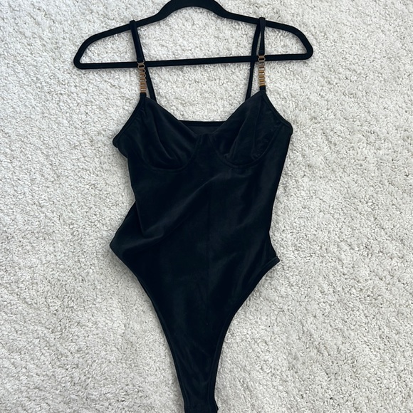 Black velvet bodysuit - Picture 2 of 5